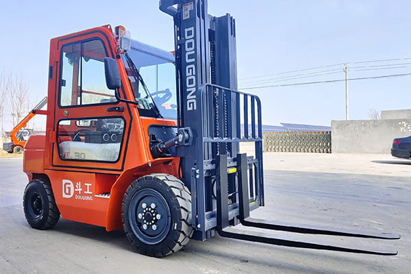 Which Forklift is Right for You: The Sit Down Forklift or Stand Up Forklift?