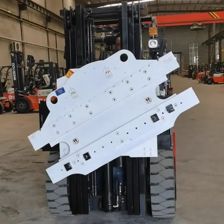 Diesel forklift with rotator attachment for sale - Image 3
