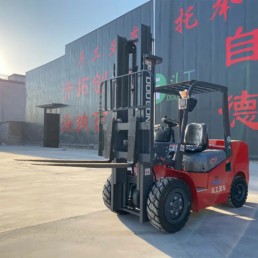 Dougon 3.5 ton diesel forklift with high-performance mast for industrial material handling.